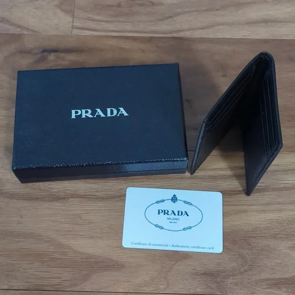 Prada Saffiano Card Case - Like New - Black - AUTHENTIC